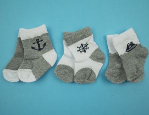 Бебе чорапи 3 чифта в кутия 